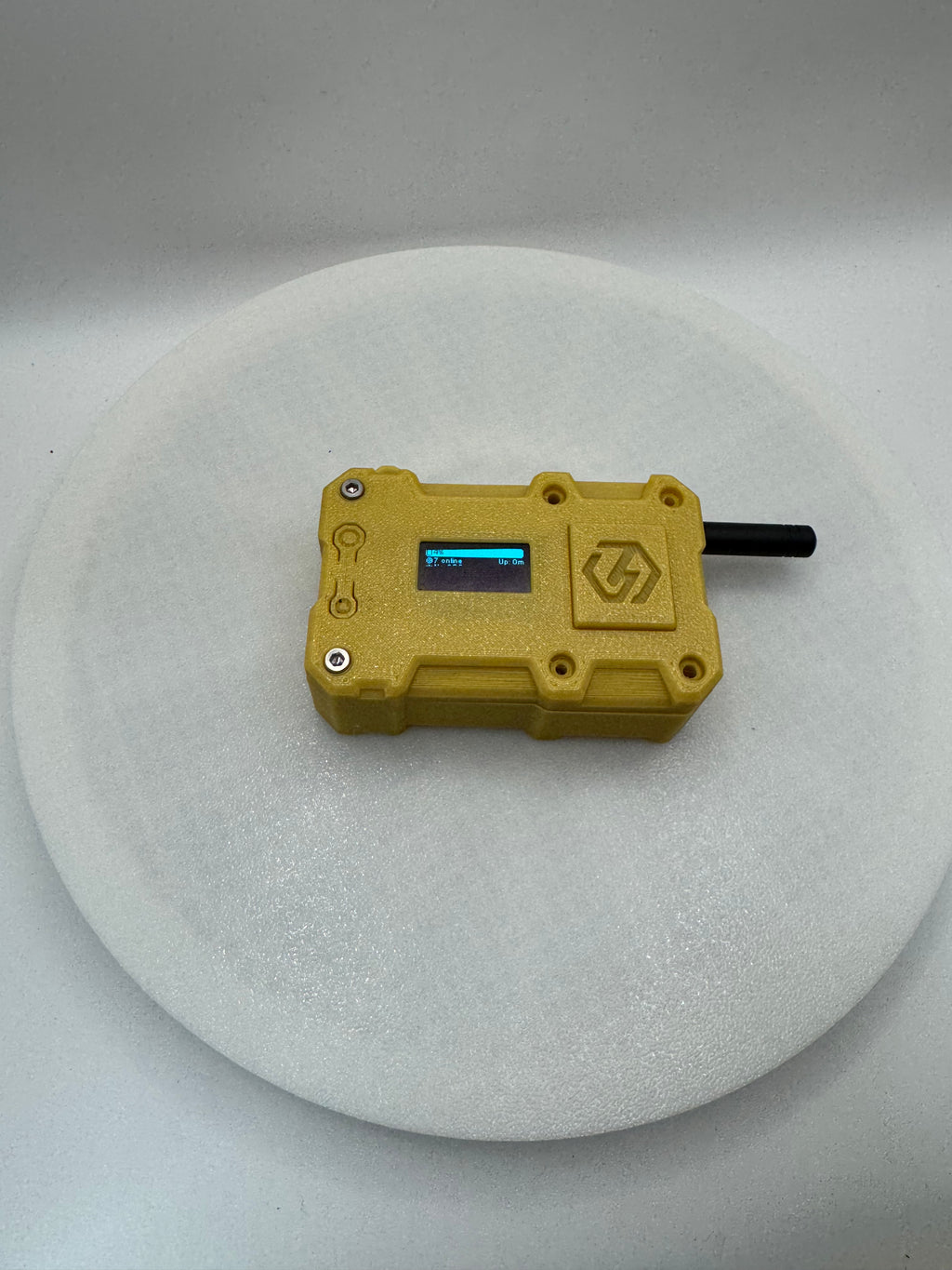 Open source lora radio using meshastic 902 frequency with 3000mah battery last 48 hours 72 on standby with case and antenna, esp32 v3