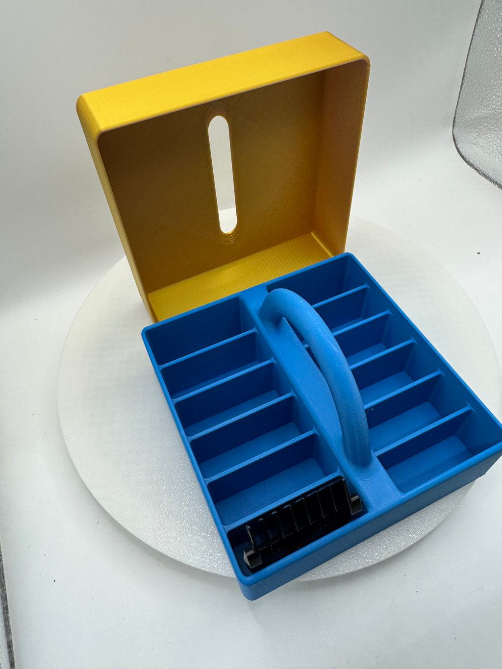 Shaver blades container 3d printed