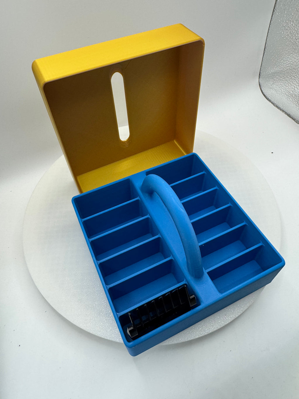 Shaver blades container 3d printed
