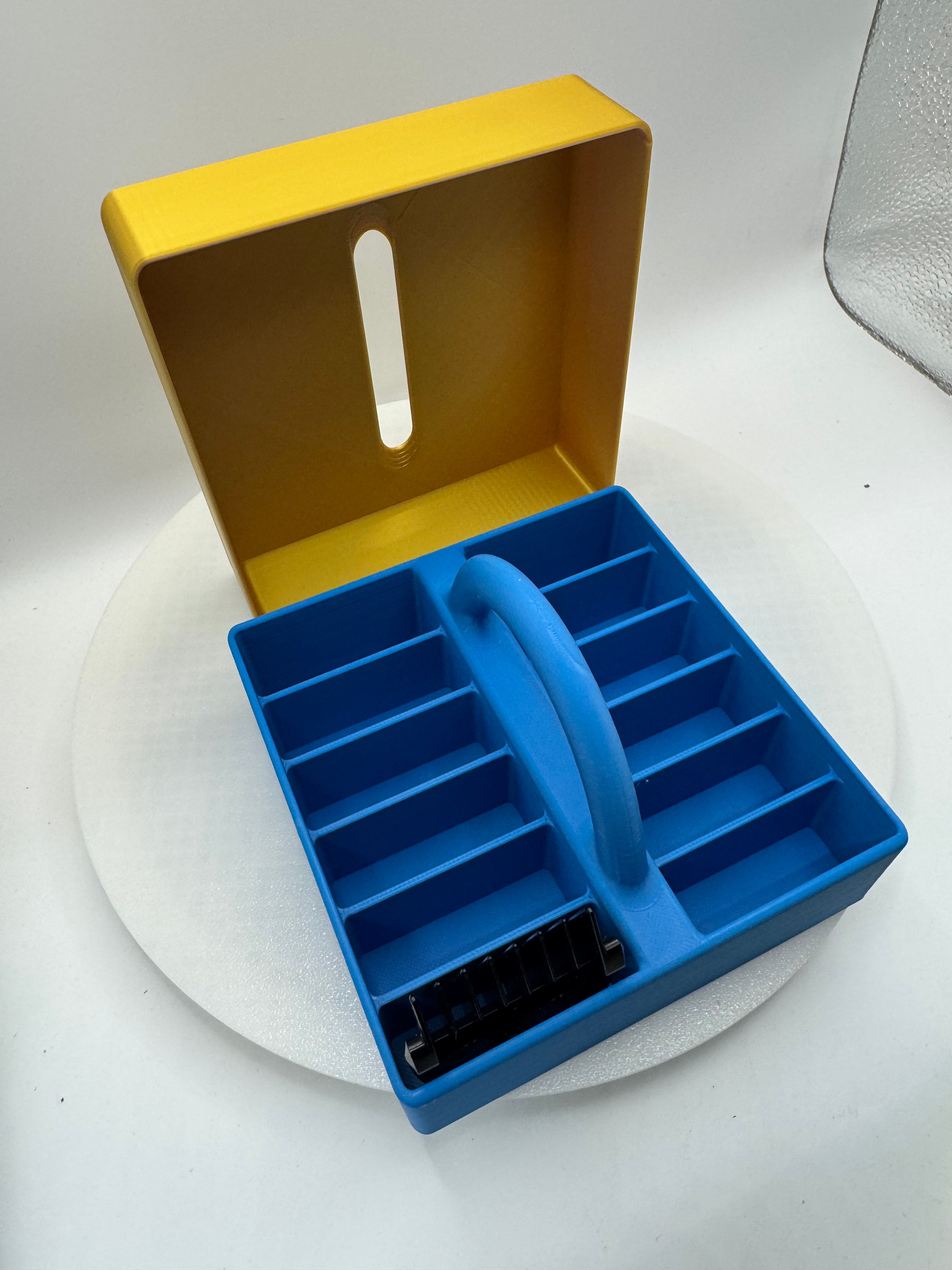 Shaver blades container 3d printed