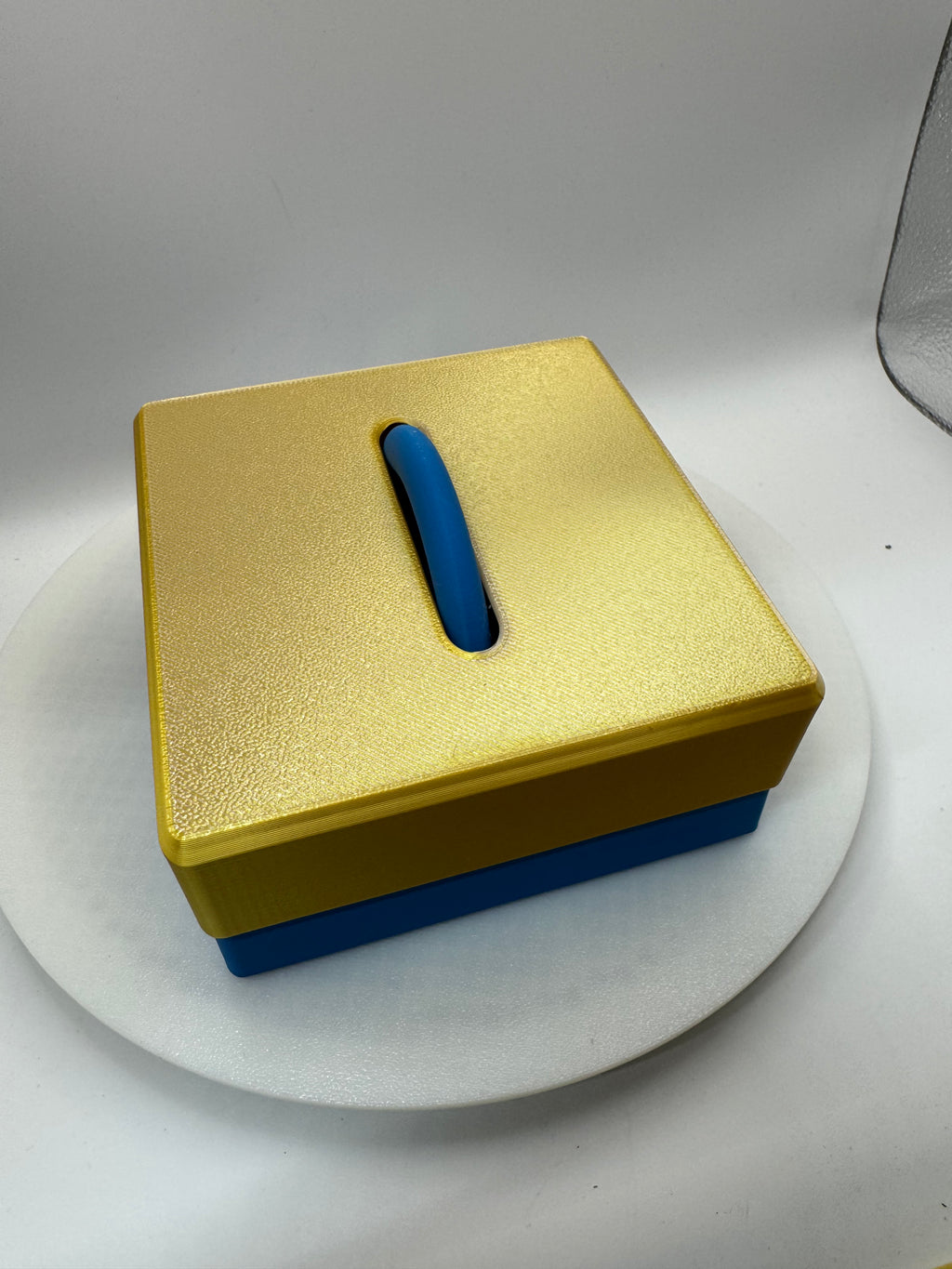 Shaver blades container 3d printed