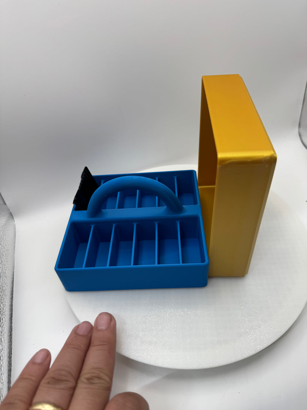 Shaver blades container 3d printed