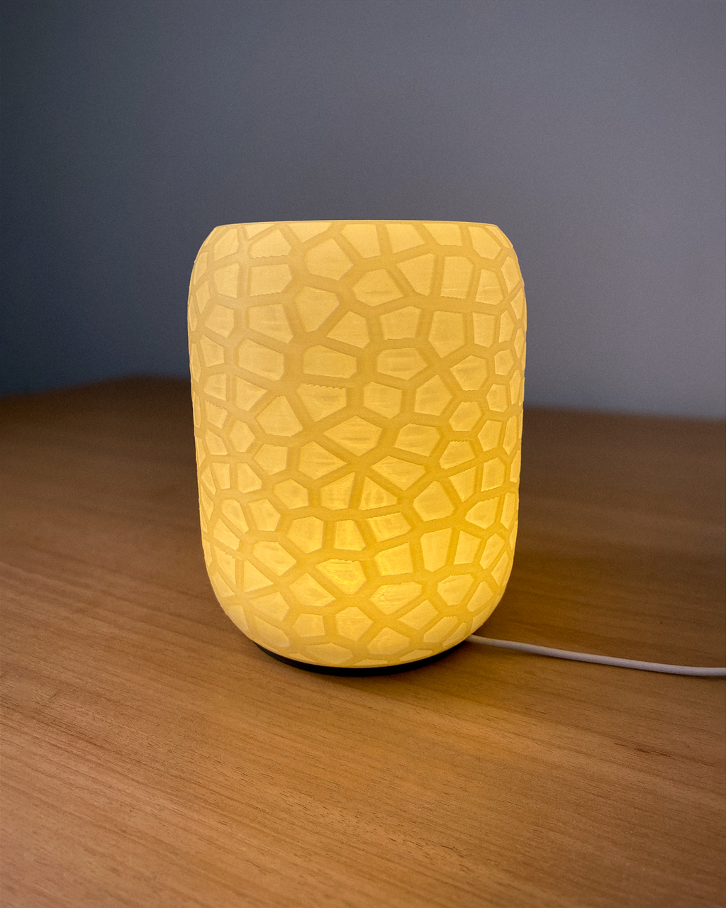 Voronoi Table Lamp